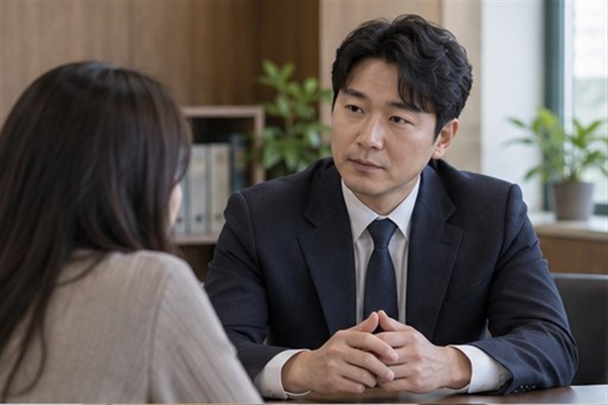 소액심판청구 비용, 3천만원 이하 사건의 접수 준비 1 소액심판청구 비용 절차를 상담하는 한국인 신청인과 법률 전문가