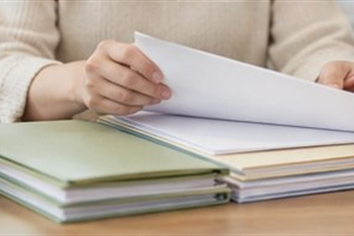 세무기장료 비용 구성과 절차를 비교하는 장면