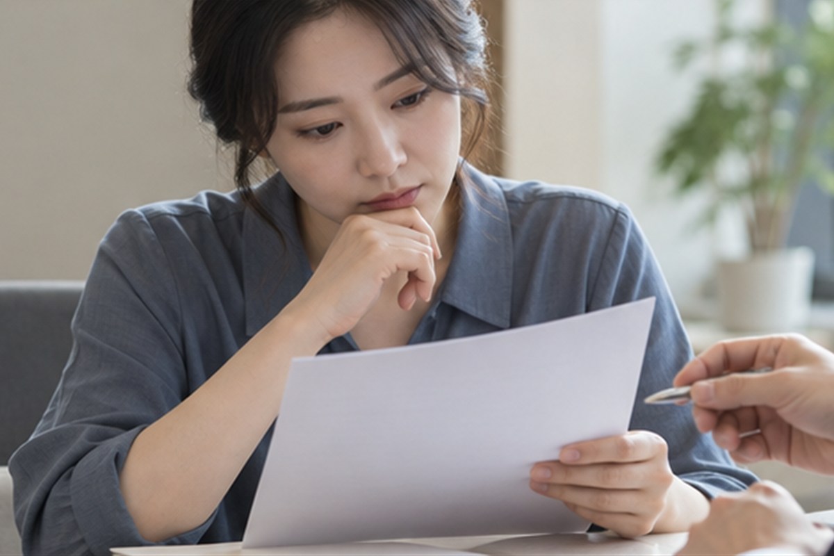 유류분 변호사 비용, 착수 전 확인할 업무 범위와 추가비 3 유류분 변호사 비용 결정 전 조건을 비교하는 장면